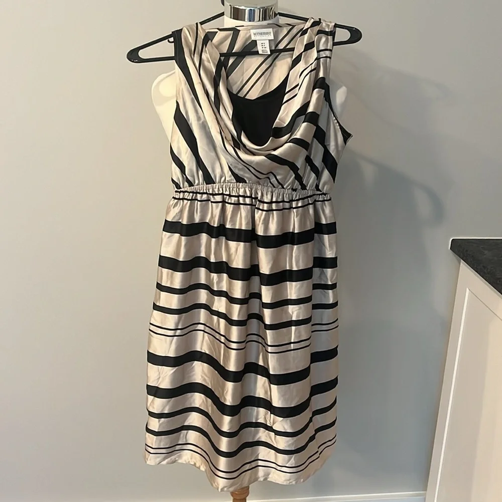 Maternity Dress - Picture 2 of 4